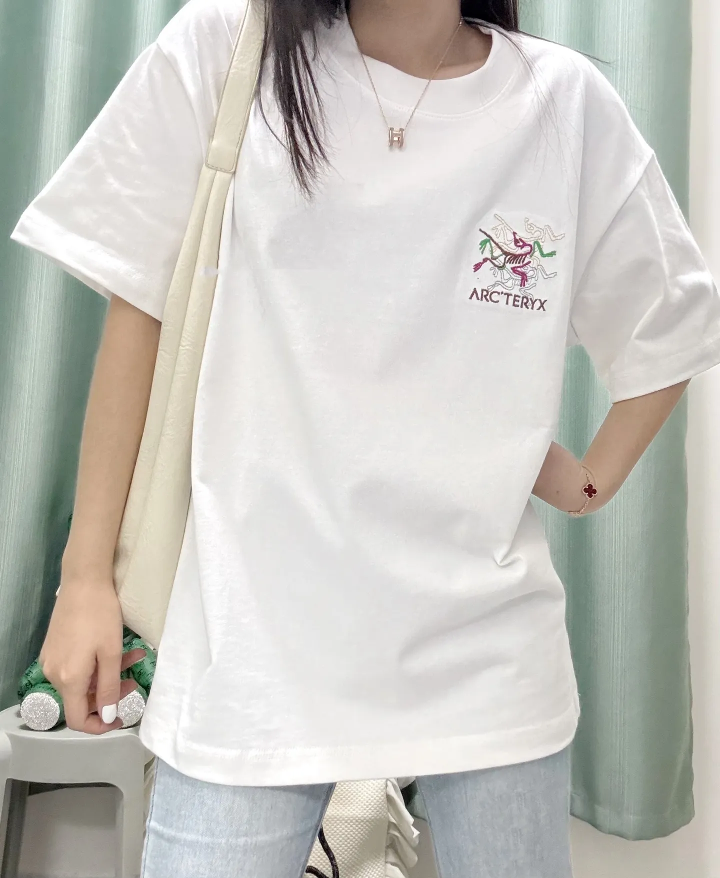 White ， Same Style